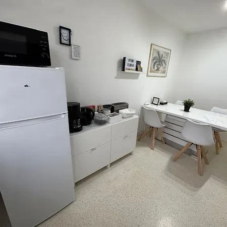 Apartament Elbo46 Mit Balkon, Waschmaschine & Smart Tv